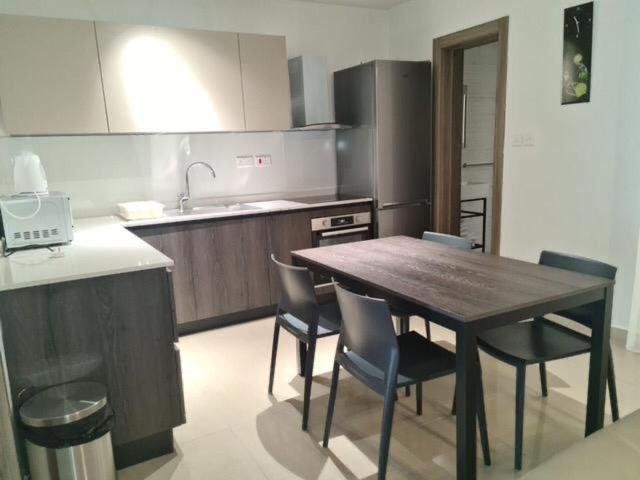 Apartamento Sir William Strand Gzira Exterior foto