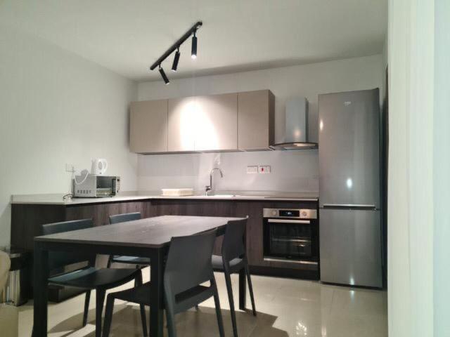 Apartamento Sir William Strand Gzira Exterior foto